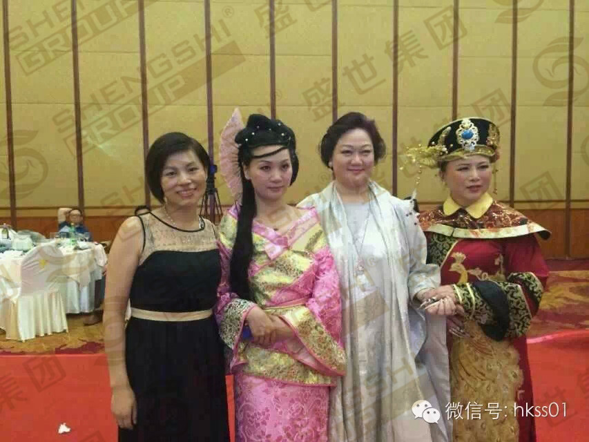 王俊華總裁與彭玉玲女士合影 王俊華總裁與彭玉玲女士合影