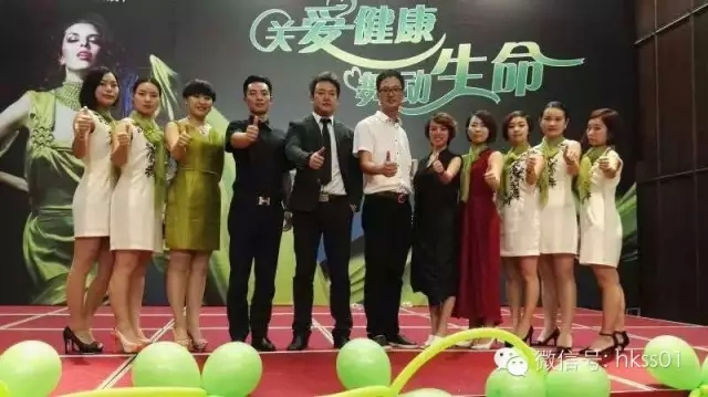 李橋博士與團隊合影 李橋博士與團隊合影